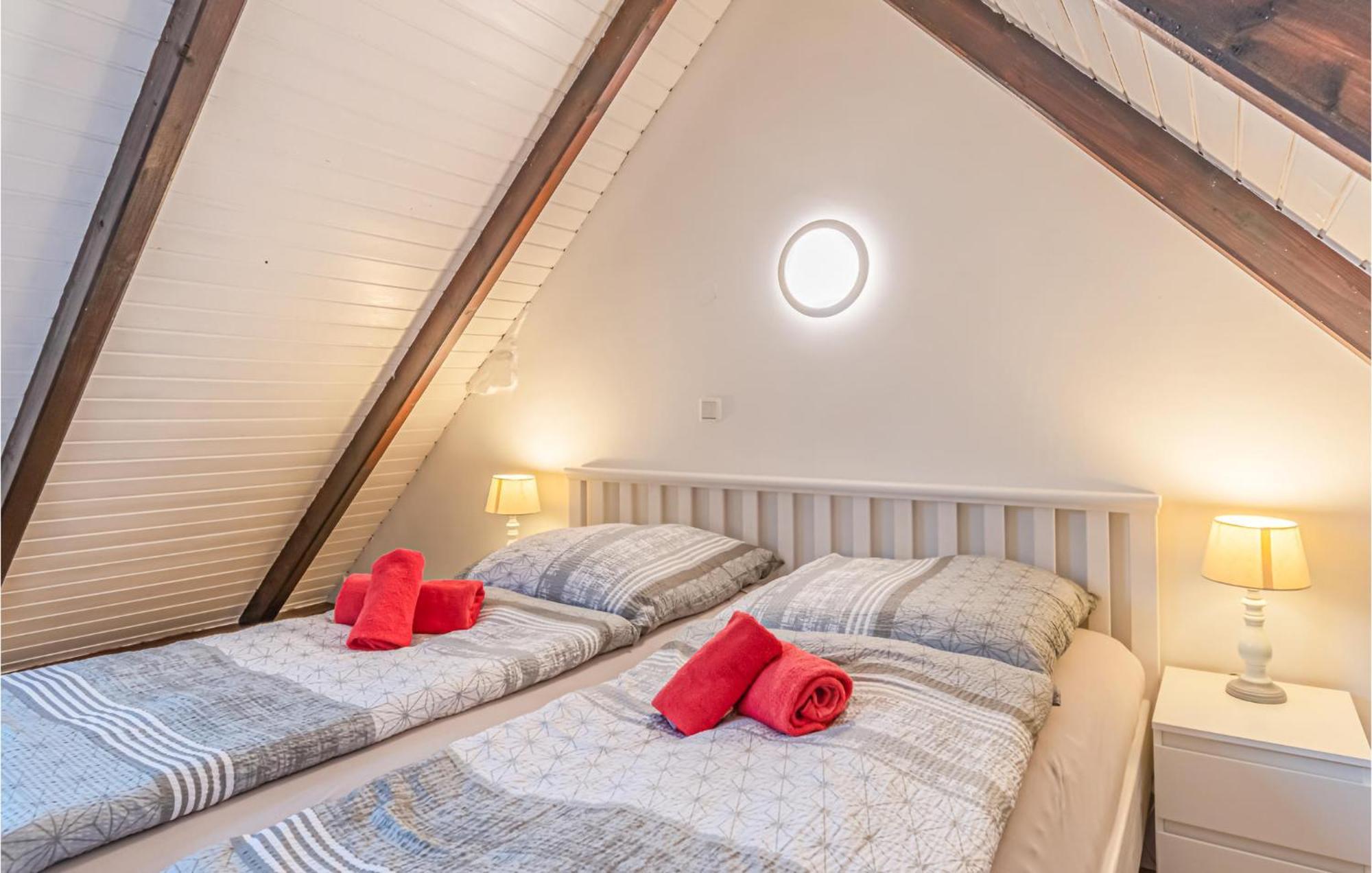 Cozy Apartment In Friedrichskoog With Kitchen 外观 照片