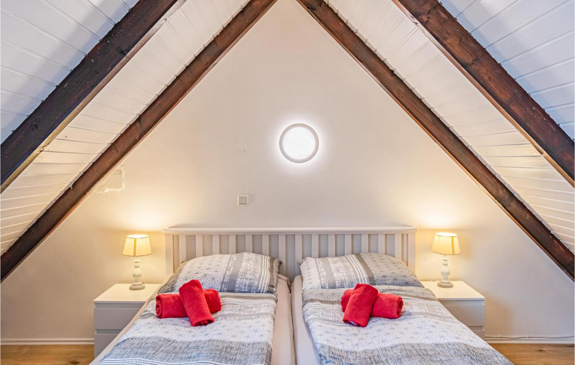 Cozy Apartment In Friedrichskoog With Kitchen 外观 照片