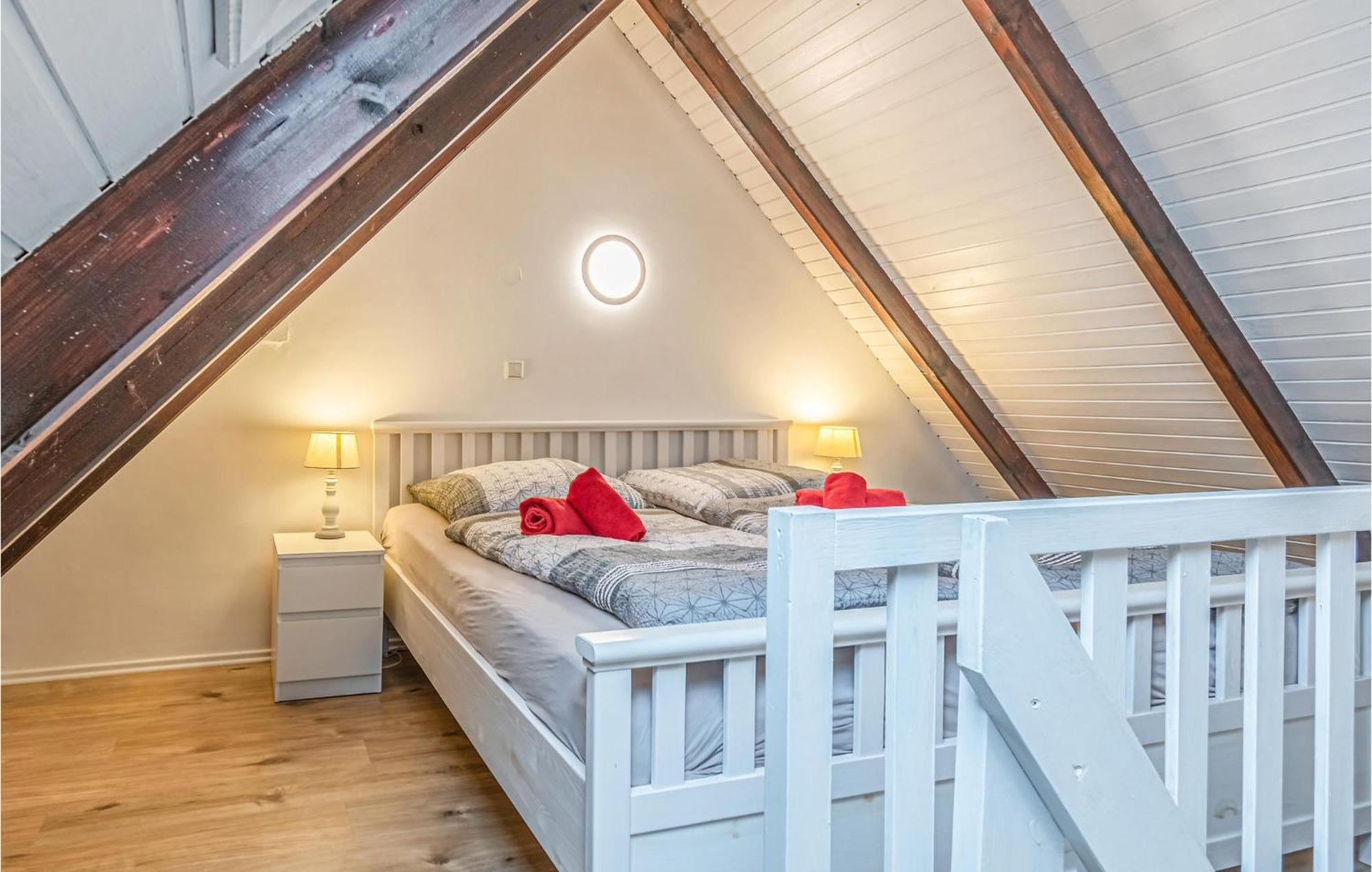 Cozy Apartment In Friedrichskoog With Kitchen 外观 照片